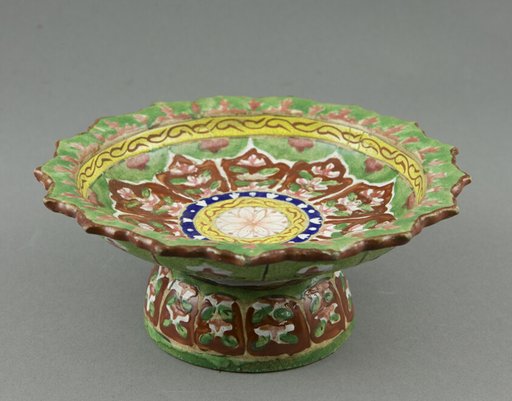 Bencharong (Five-Colored) Ware, Footed Stem Plate with Foliate Rim