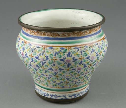 Bencharong (Five-Colored) Ware, Spittoon