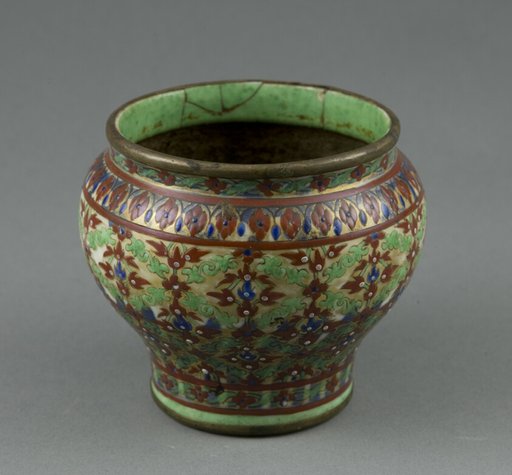 Bencharong (Five-Colored) Ware, Spittoon