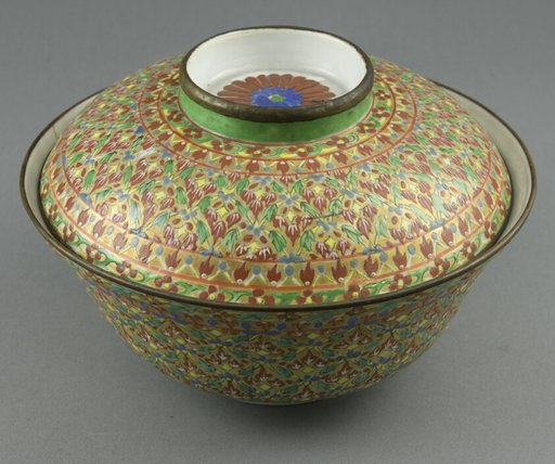 Lai Nam Thong (Gold-Washed) Ware, Covered Bowl