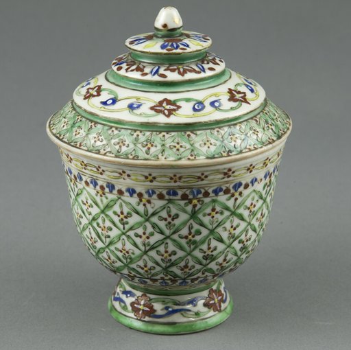Bencharong (Five-Colored) Ware, Jar with Tiered Cover