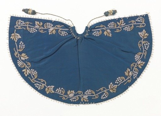 Cape for an ecclesiastical figurine