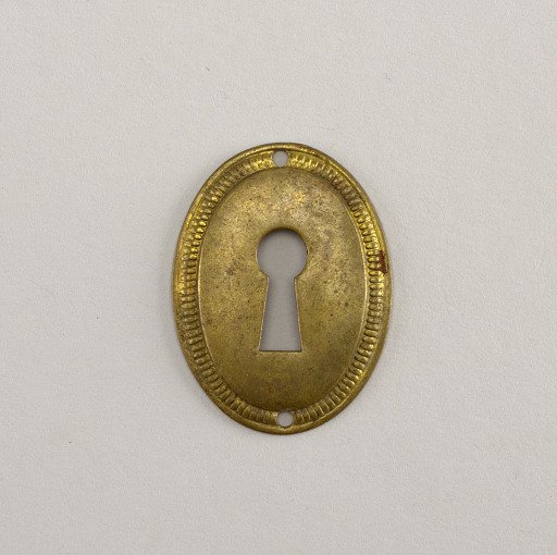 Keyhole escutcheon