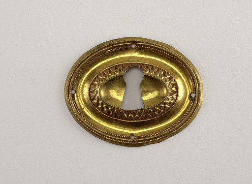 Keyhole escutcheon