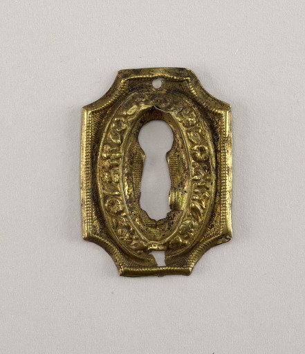 Keyhole escutcheon