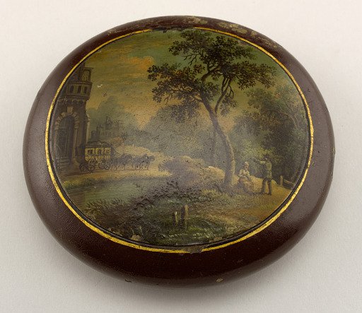 Snuff box