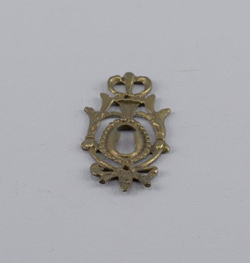 Keyhole escutcheon