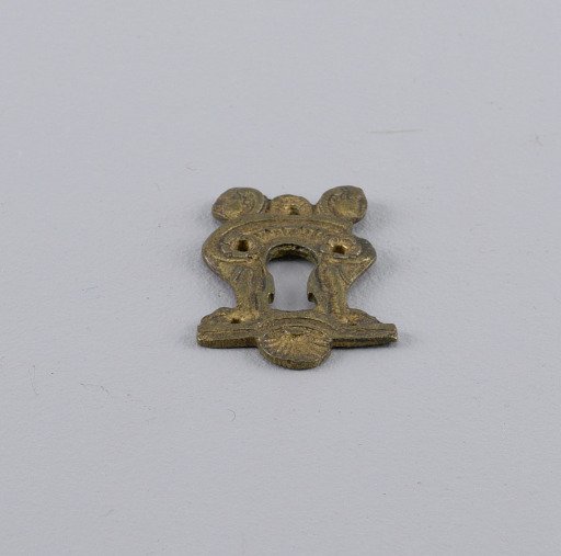 Keyhole escutcheon