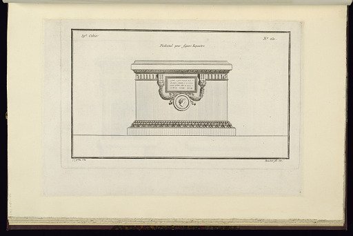 Piédestal pour figure Equestre