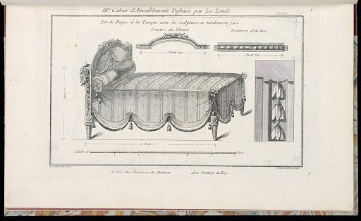 Lit de Repos à la Turque orné de Sculptures et totalement fini
