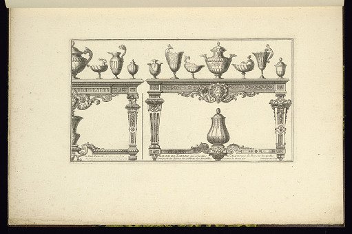 Table Design with Vases