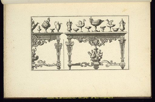 Table Design with Vases
