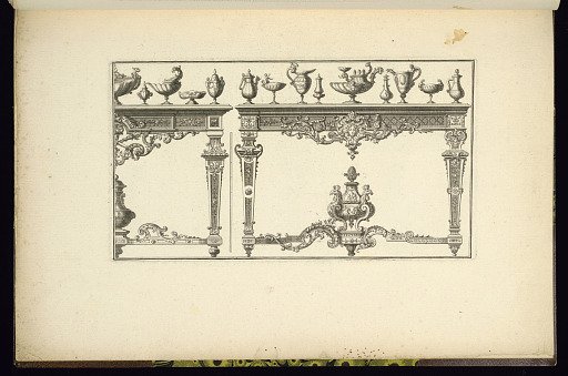 Table Design with Vases