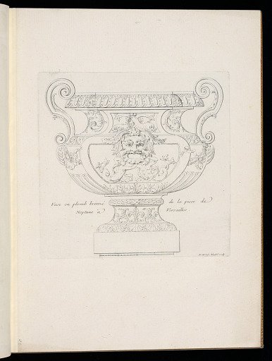 Vase en plomb bronzé de la piece de Neptune à Versailles