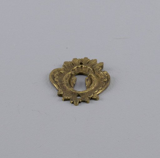 Keyhole escutcheon
