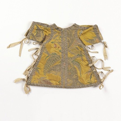 Garment for religious statue