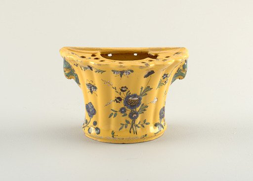 Bough pot