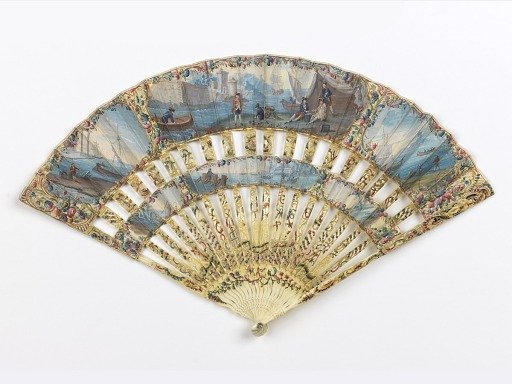 Pleated cabriolet fan