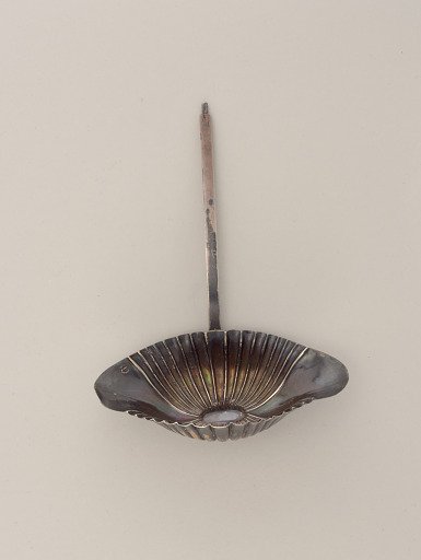 Sauce Ladle with Fluted Bowl