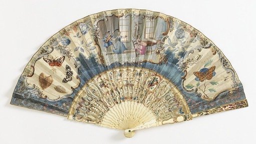 Pleated fan and case