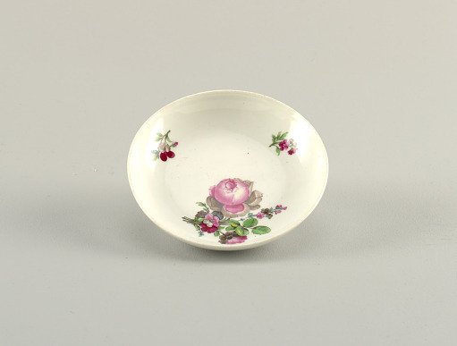 Saucer with Flowers