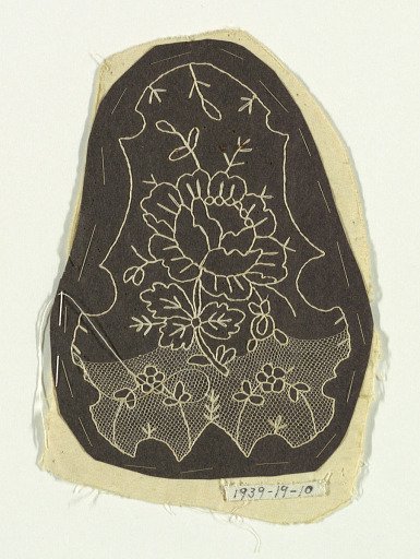 Pattern with uncompleted lace