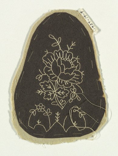 Pattern with uncompleted lace