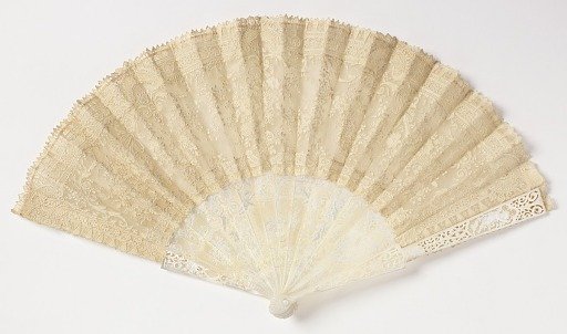 Pleated fan and case