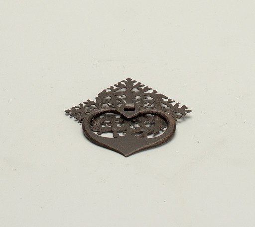 Drawer pull