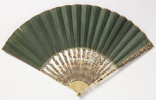 Pleated fan and case
