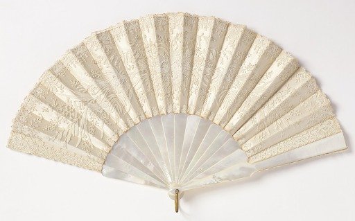 Pleated fan and case