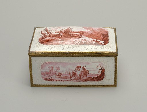 Casket with hinged lid