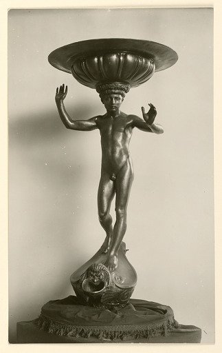 Fountain in bronze