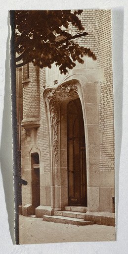 Photograph of an Entrance to Hector Guimard's House, 22 Rue Mozart