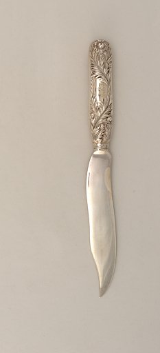 Chrysanthemum Pattern Fish Knife