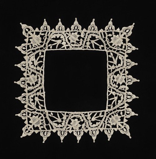 Chalice cover border
