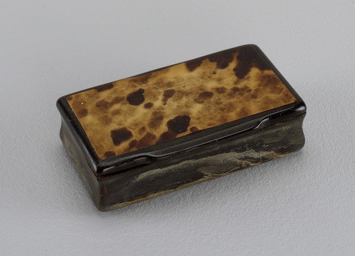 Box with hinged lid
