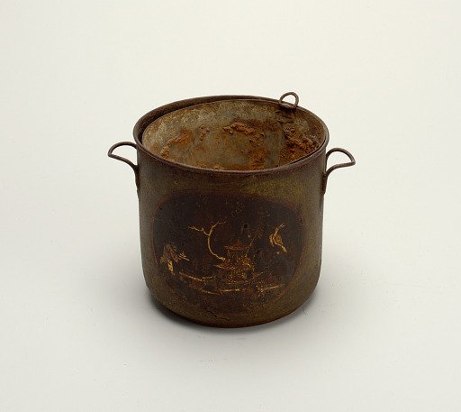 Pair of cachepots and liners