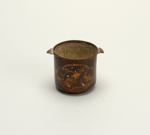 Pair of cachepots and liners