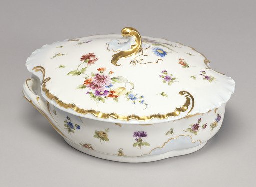 Covered Dish (with Tray)
