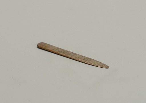 Paper knife