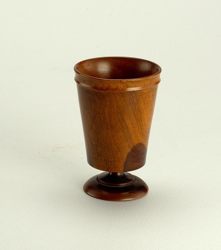 beaker, footed