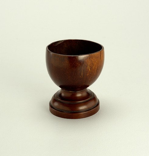 Footed dish
