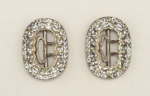 Pair of knee buckles