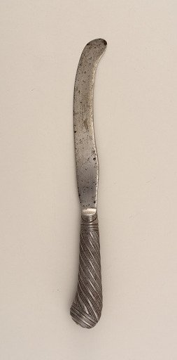 Knife with Spiral Pattern Handle