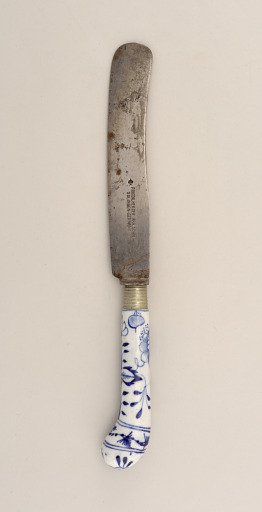 Knife with Porcelain Handle