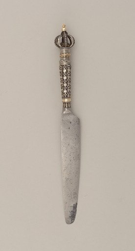 Knife with Crown Topped Handle