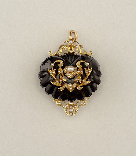 Brooch