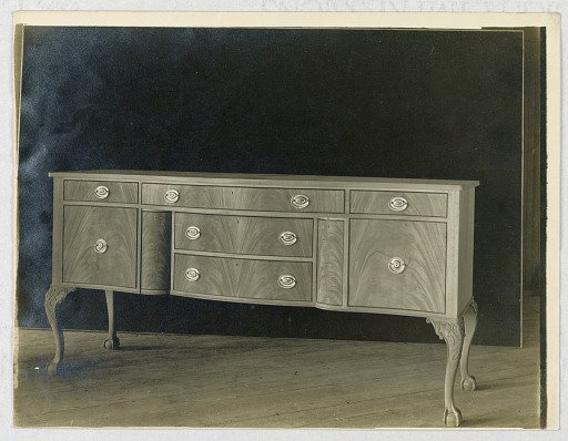Sideboard with Four Legs and Tri-Partite Front