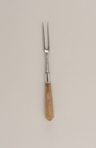 Fork with Eight-Paneled Agate Handle